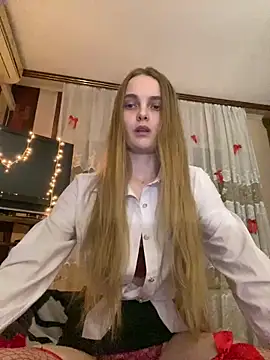 Snapshot of LunaVey chatting on 06/09/26, 06:19 LunaVey online show from 06/09/26, 06:19
