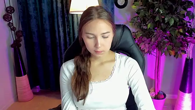 Snapshot of OliviaLang chatting on 05/25/26, 11:16 OliviaLang online show from 05/25/26, 11:16