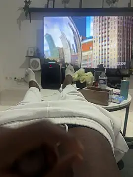 Snapshot of simens76 chatting on 03/04/26, 09:10 simens76 online show from 03/04/26, 09:10