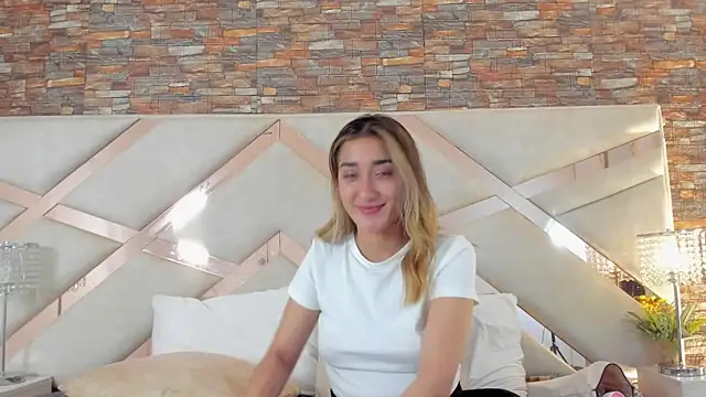 lucy davies online show from 05/31/26, 06:09