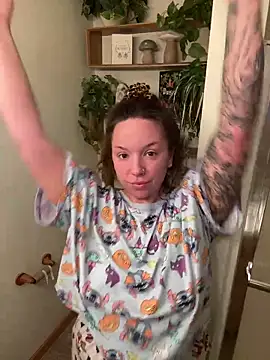 lexxyypnw online show from 05/13/26, 06:49