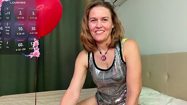 Lizacams online show from 06/23/26, 04:49