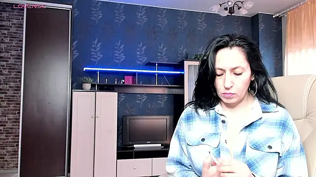 Snapshot of Lucky_Milf chatting on 03/06/26, 10:34 Lucky Milf online show from 03/06/26, 10:34