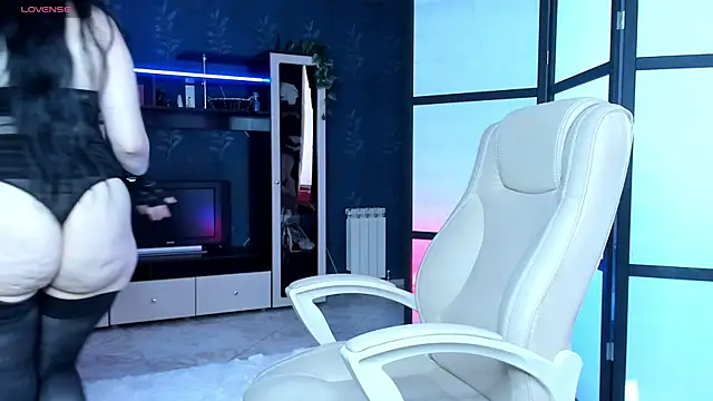 Lucky Milf online show from 06/18/26, 12:42