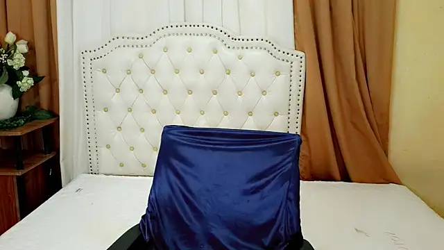 Seductive sophie online show from 06/17/26, 05:21