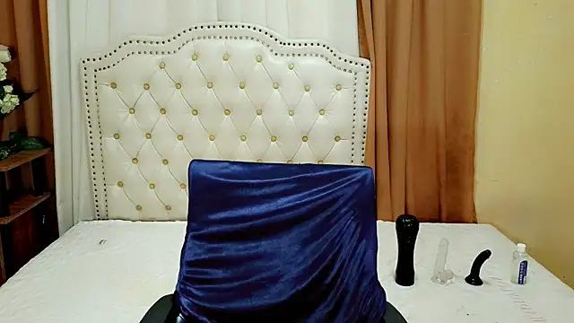 Seductive sophie online show from 06/27/26, 04:17