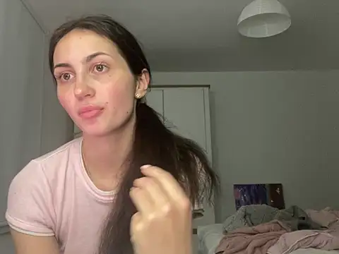 Snapshot of Ellamay06 chatting on 03/04/26, 07:42 Ellamay06 online show from 03/04/26, 07:42