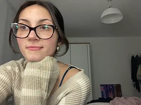 Snapshot of Ellamay06 chatting on 03/09/26, 09:19 Ellamay06 online show from 03/09/26, 09:19