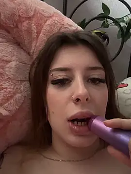 Snapshot of Johanna420 chatting on 03/08/26, 08:18 Johanna420 online show from 03/08/26, 08:18