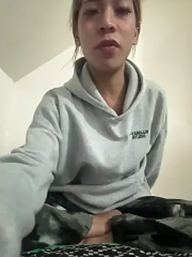 Snapshot of vanessamarieee chatting on 03/17/26, 05:38 vanessamarieee online show from 03/17/26, 05:38