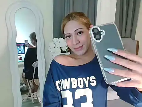 Snapshot of vanessamarieee chatting on 03/20/26, 12:21 vanessamarieee online show from 03/20/26, 12:21