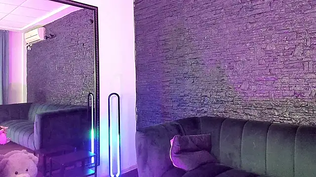 Snapshot of KiarraNoir chatting on 03/15/26, 08:37 KiarraNoir online show from 03/15/26, 08:37