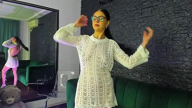 Snapshot of KiarraNoir chatting on 03/21/26, 08:12 KiarraNoir online show from 03/21/26, 08:12