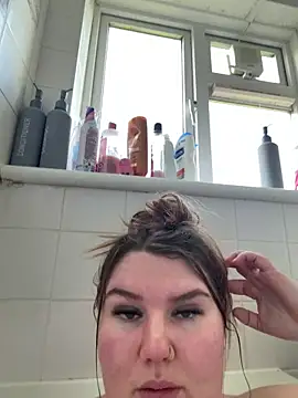 Snapshot of BeeMay22 chatting on 03/14/26, 03:50 BeeMay22 online show from 03/14/26, 03:50