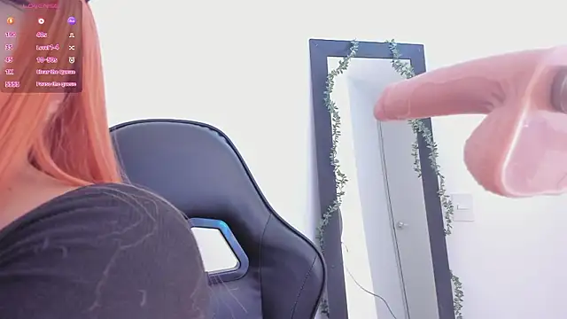 Snapshot of Kloeraize chatting on 03/04/26, 11:55 Kloeraize online show from 03/04/26, 11:55