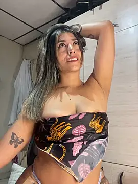 stefanyqueen69 online show from 05/13/26, 10:49