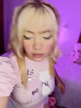 Snapshot of leeslyevanss chatting on 03/18/26, 05:21 leeslyevanss online show from 03/18/26, 05:21