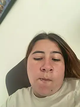 Zoe Luxxe  online show from 05/28/26, 07:11