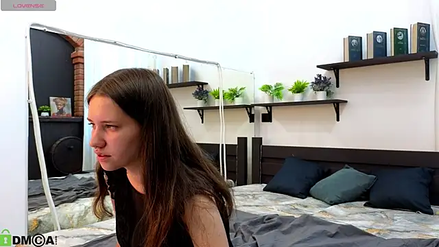 Molly Miavka online show from 06/21/26, 08:17