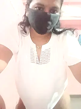 Snapshot of Miss-Dolly07 chatting on 03/23/26, 12:47 Miss-Dolly07 online show from 03/23/26, 12:47