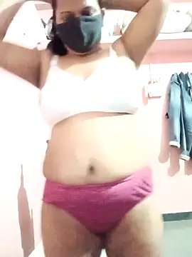 Snapshot of Miss-Dolly07 chatting on 03/31/26, 05:02 Miss-Dolly07 online show from 03/31/26, 05:02