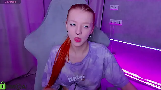 Emma Dusk online show from 05/08/26, 01:00
