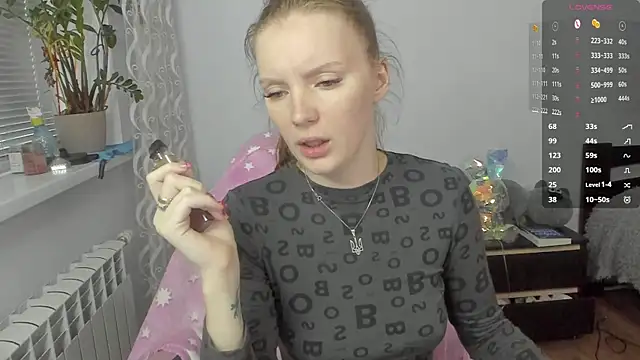 Mary Blu online show from 10/27/25, 09:46