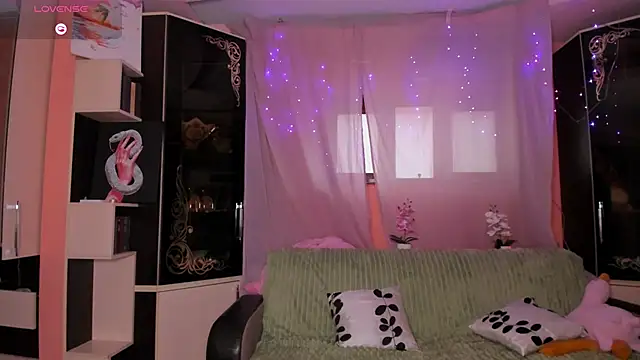 Luna Reid online show from 05/22/26, 04:08