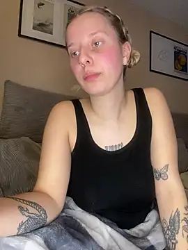 Snapshot of SecretLnkd chatting on 03/13/26, 10:16 SecretLnkd online show from 03/13/26, 10:16