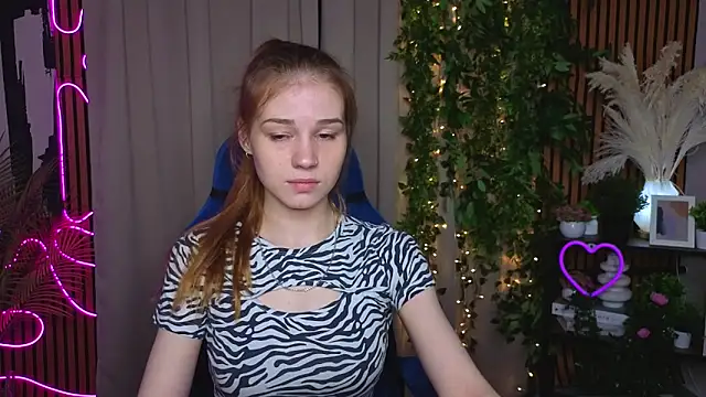 Snapshot of AmyLindsey chatting on 03/24/26, 07:46 AmyLindsey online show from 03/24/26, 07:46