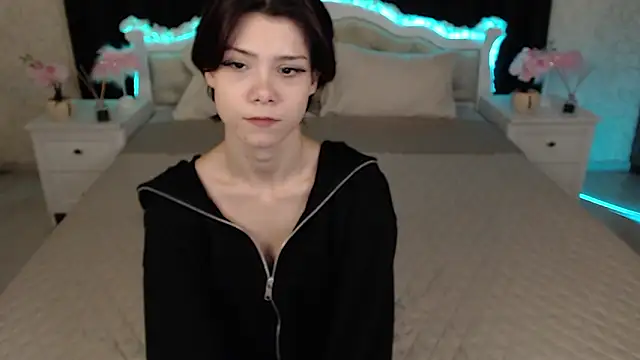 Snapshot of llittle-peachh chatting on 03/02/26, 05:42 llittle-peachh online show from 03/02/26, 05:42