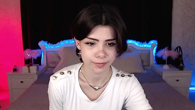 Snapshot of llittle-peachh chatting on 03/09/26, 04:00 llittle-peachh online show from 03/09/26, 04:00