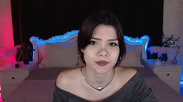 Snapshot of llittle-peachh chatting on 03/13/26, 04:13 llittle-peachh online show from 03/13/26, 04:13