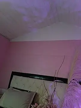 Emily Roussee online show from 04/27/26, 11:41