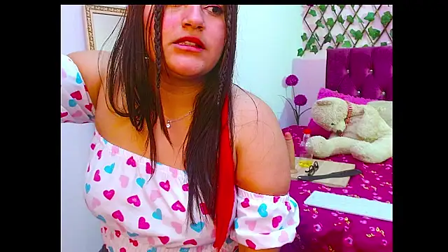 Snapshot of Nany__cute chatting on 04/21/26, 01:42 Nany cute online show from 04/21/26, 01:42