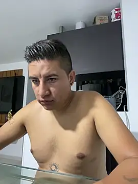 Snapshot of Sneyd10 chatting on 03/06/26, 03:58 Sneyd10 online show from 03/06/26, 03:58