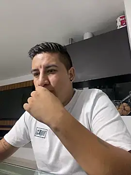 Snapshot of Sneyd10 chatting on 03/10/26, 04:50 Sneyd10 online show from 03/10/26, 04:50