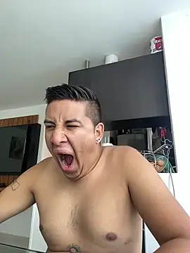 Snapshot of Sneyd10 chatting on 03/11/26, 05:08 Sneyd10 online show from 03/11/26, 05:08