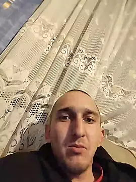 Snapshot of Mahmaze chatting on 03/12/26, 11:33 Mahmaze online show from 03/12/26, 11:33