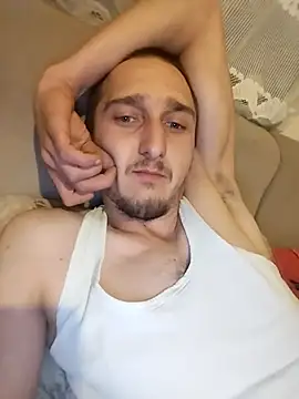 Snapshot of Mahmaze chatting on 04/04/26, 11:13 Mahmaze online show from 04/04/26, 11:13