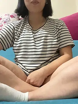 Snapshot of edeece chatting on 03/03/26, 10:59 edeece online show from 03/03/26, 10:59