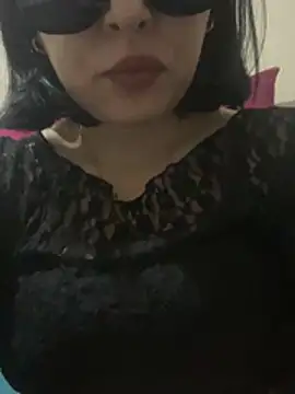 Snapshot of edeece chatting on 03/24/26, 05:18 edeece online show from 03/24/26, 05:18