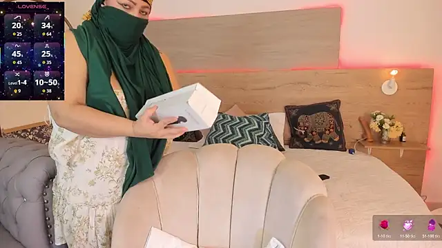  Azahaaraa  online show from 04/28/26, 03:44