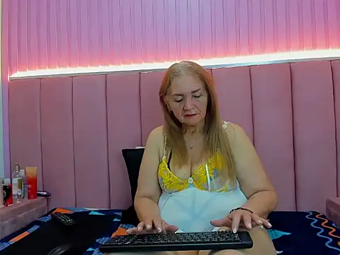 queenstarhy online show from 06/20/26, 04:10