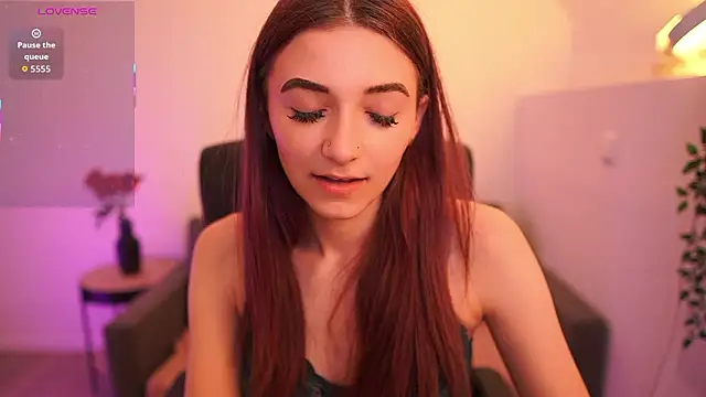 Snapshot of RocknRose18 chatting on 03/17/26, 01:58 RocknRose18 online show from 03/17/26, 01:58