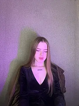 Snapshot of KayShaw chatting on 03/11/26, 04:40 KayShaw online show from 03/11/26, 04:40