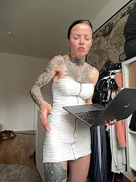 SkinnyLilly online show from 06/29/26, 04:40