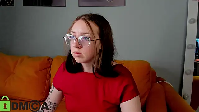 Snapshot of maxinemouse chatting on 03/12/26, 12:22 maxinemouse online show from 03/12/26, 12:22