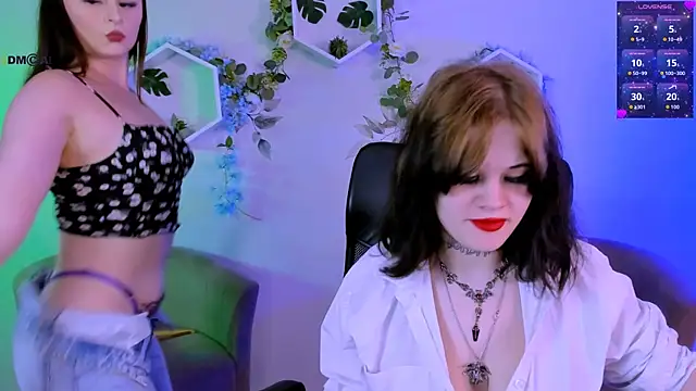 Snapshot of miss_courtney_ chatting on 07/15/26, 08:41 miss courtney online show from 07/15/26, 08:41