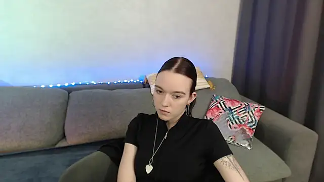 Snapshot of SunyLily chatting on 05/03/26, 06:08 SunyLily online show from 05/03/26, 06:08